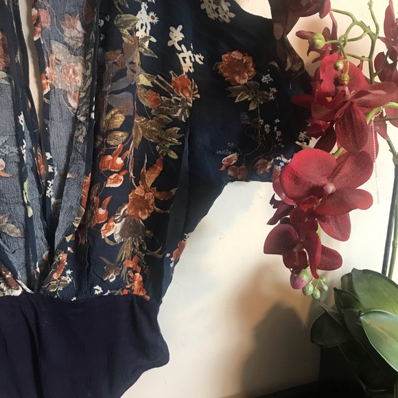 Deep V Choker Floral Bodysuit - Picture 4 of 5